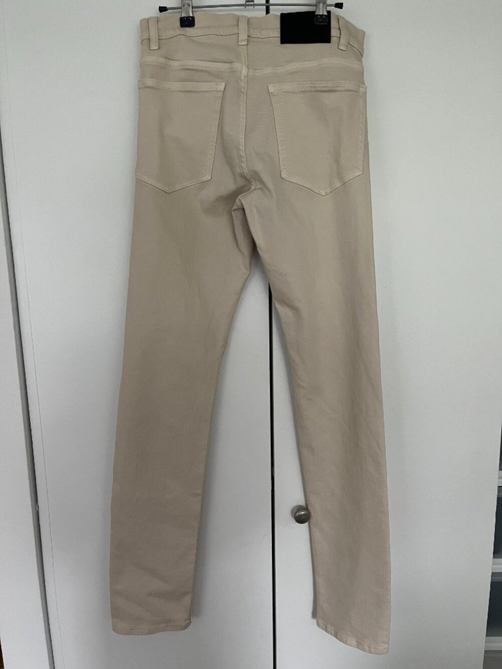 $195 Theory Mens Slim Demin Jeans 28 in 'Sand' light beige NWT - Picture 11 of 16